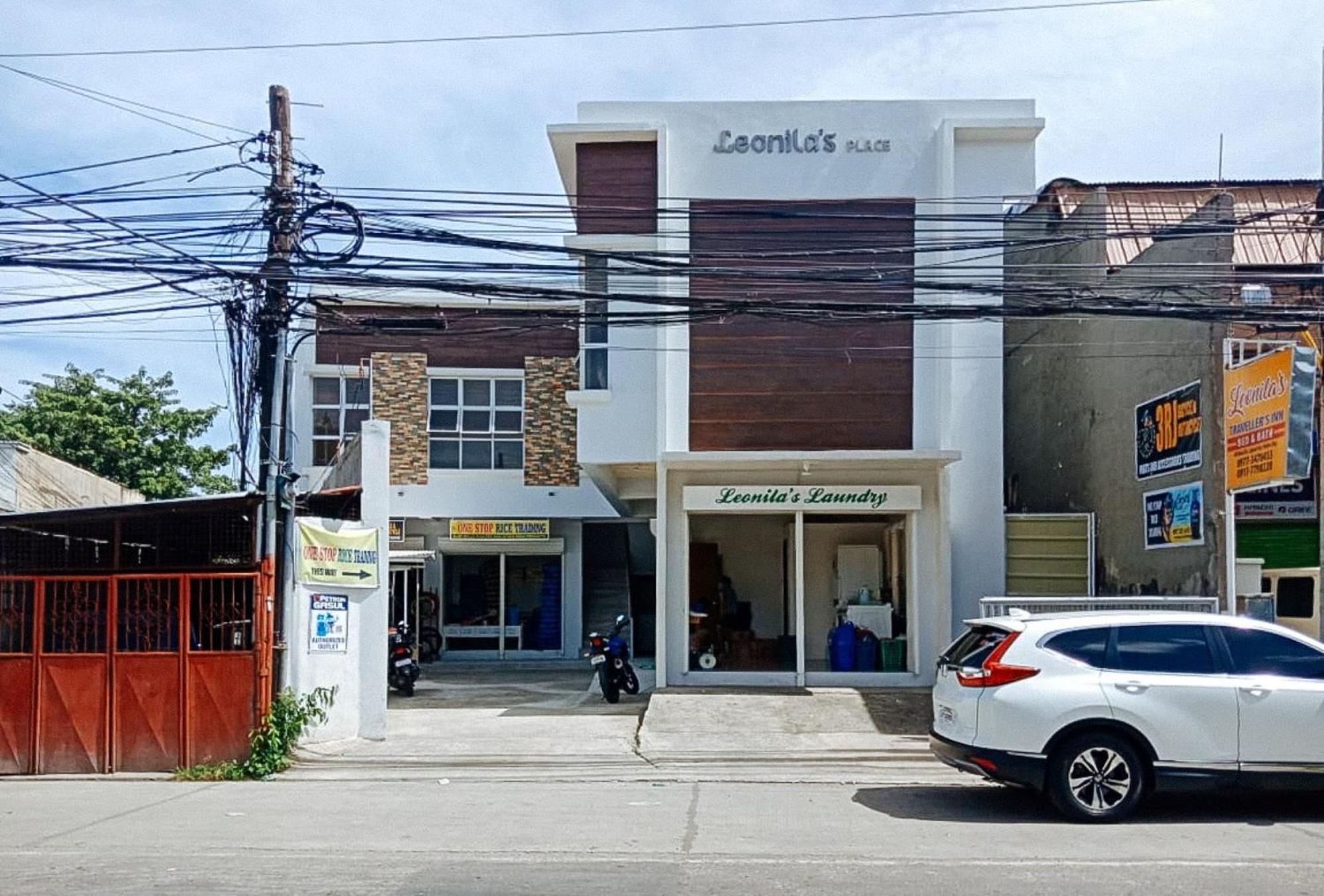Leonila'S Travellers Inn Iloilo City Buitenkant foto